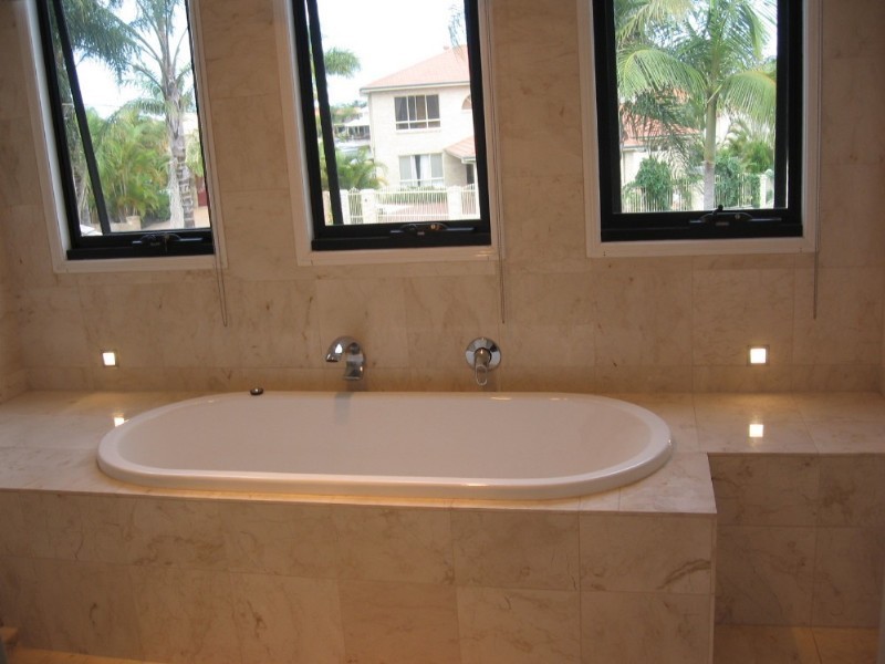 111 Pebble Beach Drive, Runaway Bay QLD 4216