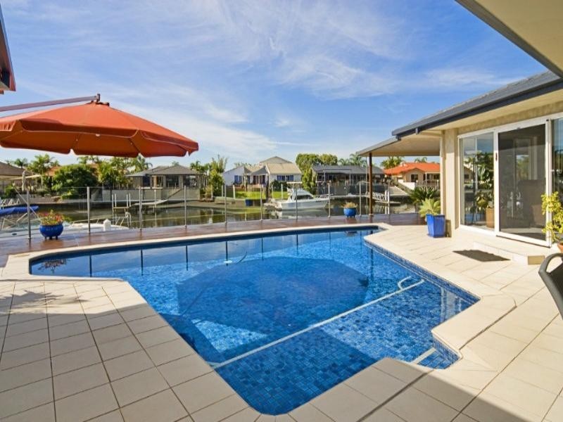 6 The Yardarm, Runaway Bay QLD 4216