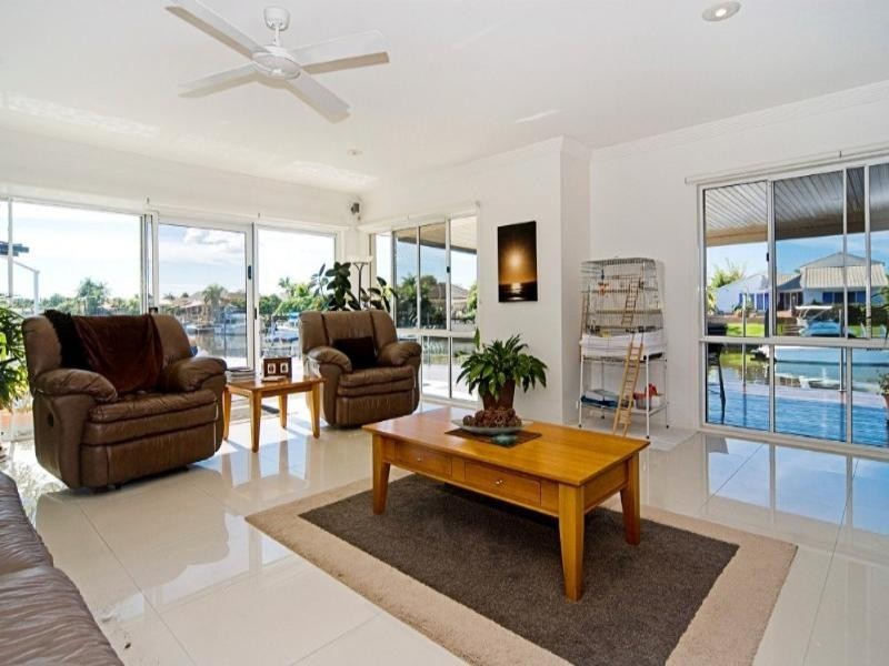 6 The Yardarm, Runaway Bay QLD 4216