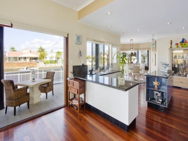 7 The Yardarm, Runaway Bay QLD 4216