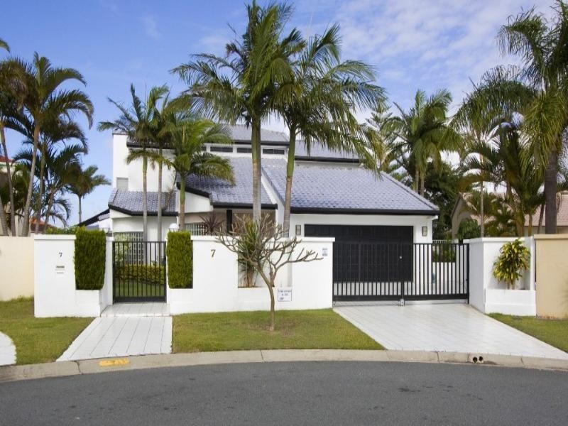 7 The Yardarm, Runaway Bay QLD 4216