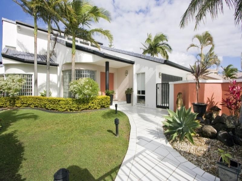 7 The Yardarm, Runaway Bay QLD 4216