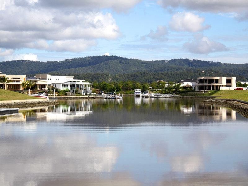 30 Harbourvue Court, Helensvale QLD 4212