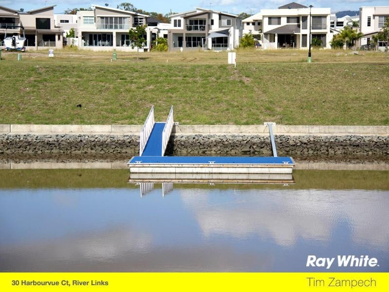 30 Harbourvue Court, Helensvale QLD 4212