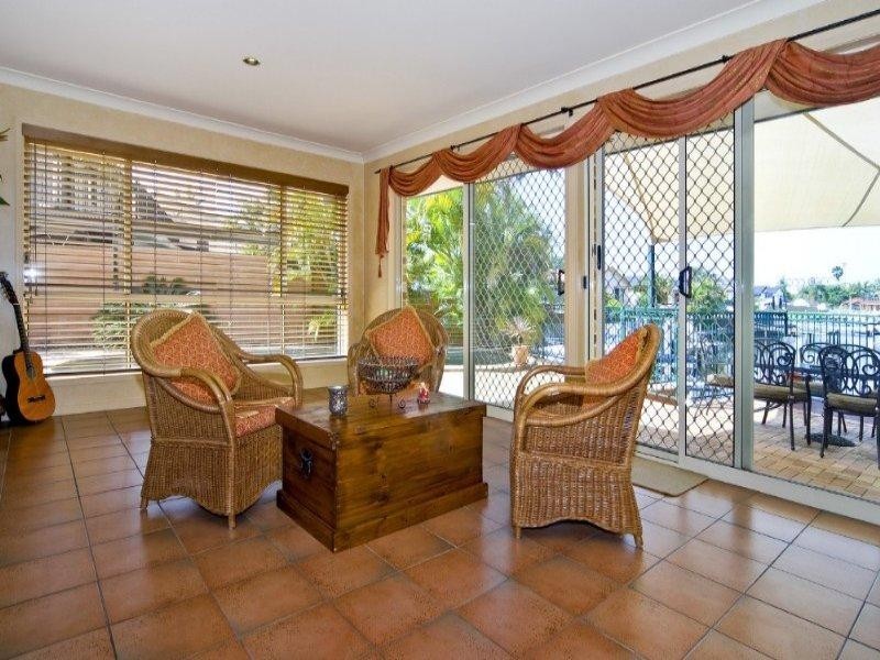 5 Erave Avenue, Runaway Bay QLD 4216