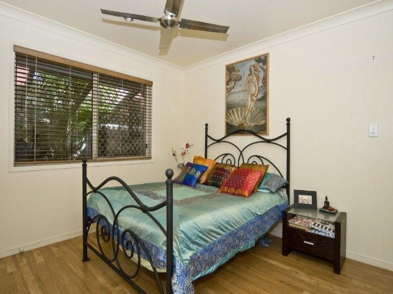 5 Erave Avenue, Runaway Bay QLD 4216