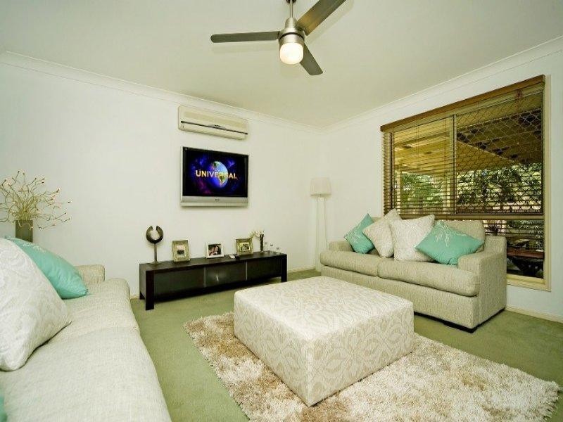 2 Roseapple Circuit, Oxenford QLD 4210