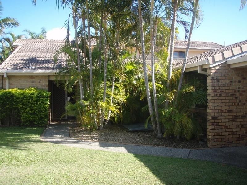 28 Longboat Place, Biggera Waters QLD 4216