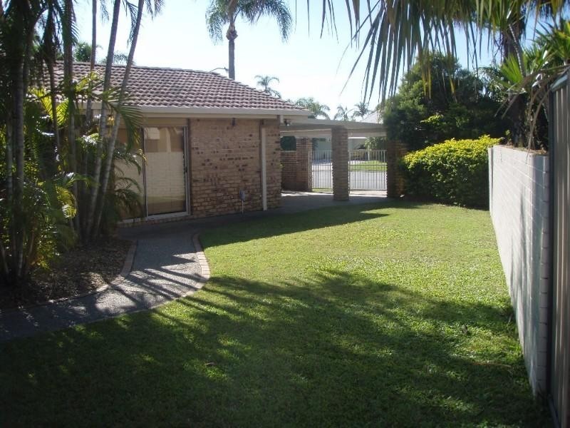 28 Longboat Place, Biggera Waters QLD 4216