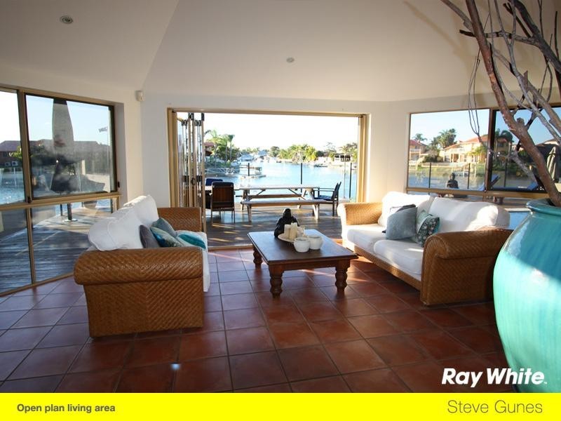 48 Cockleshell Court, Runaway Bay QLD 4216