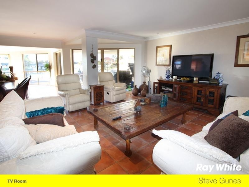 48 Cockleshell Court, Runaway Bay QLD 4216