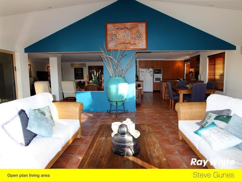 48 Cockleshell Court, Runaway Bay QLD 4216