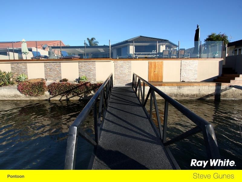 48 Cockleshell Court, Runaway Bay QLD 4216