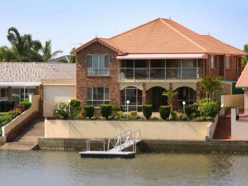 92 Sundance Way, Runaway Bay QLD 4216