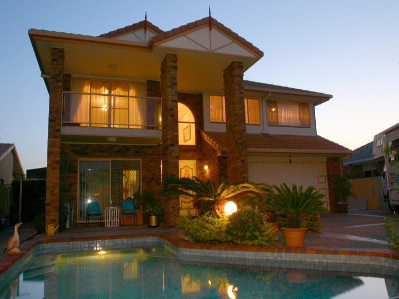 92 Sundance Way, Runaway Bay QLD 4216