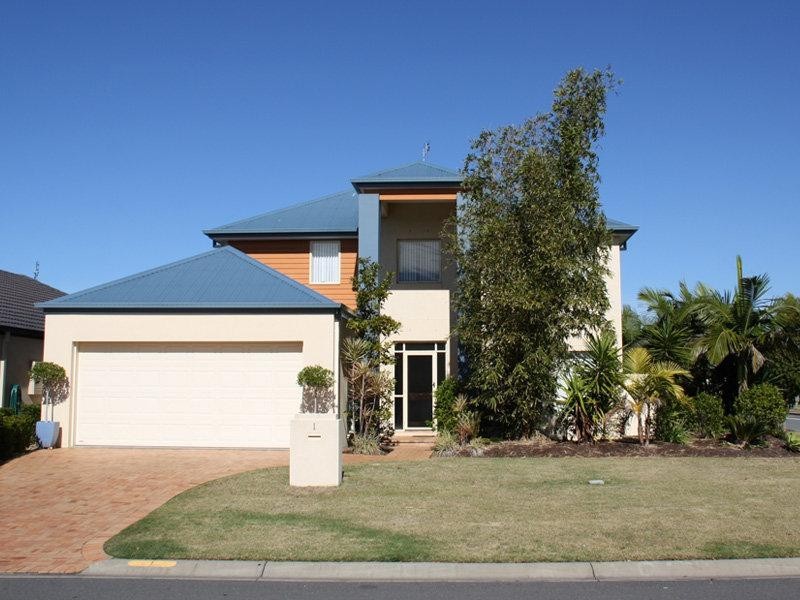 1 Lagos Court, Runaway Bay QLD 4216