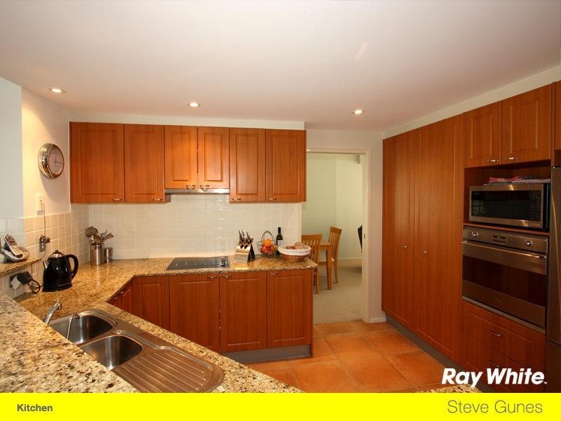 1 Lagos Court, Runaway Bay QLD 4216