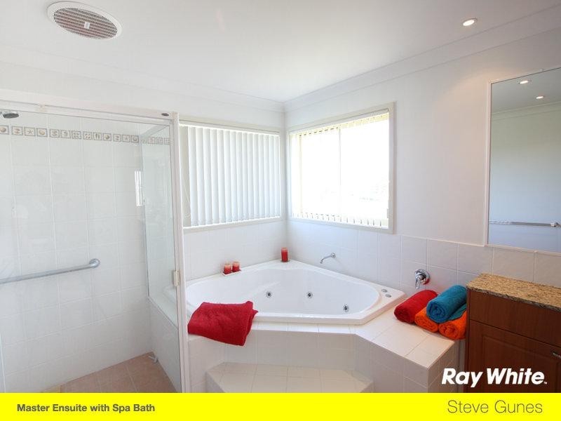 1 Lagos Court, Runaway Bay QLD 4216