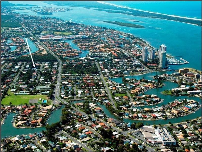 71 Ocean Street, Runaway Bay QLD 4216