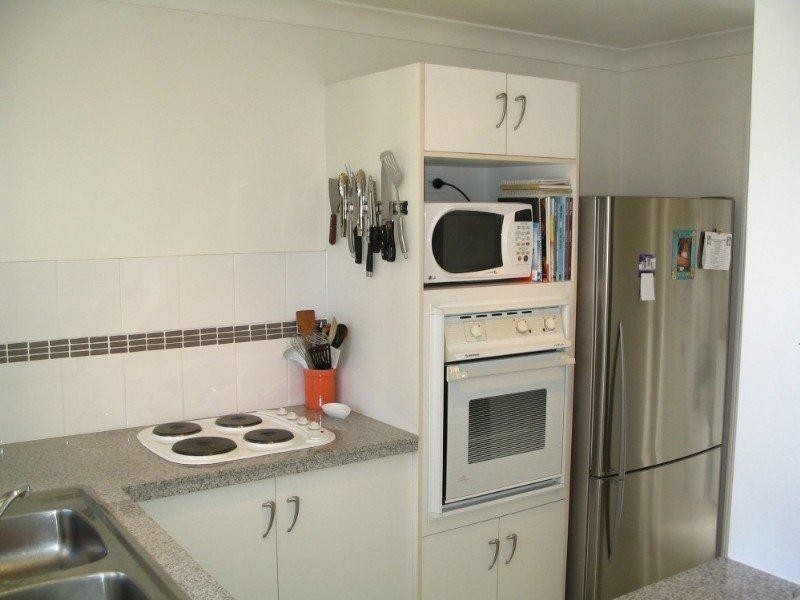 1/3 Liam Court, Labrador QLD 4215