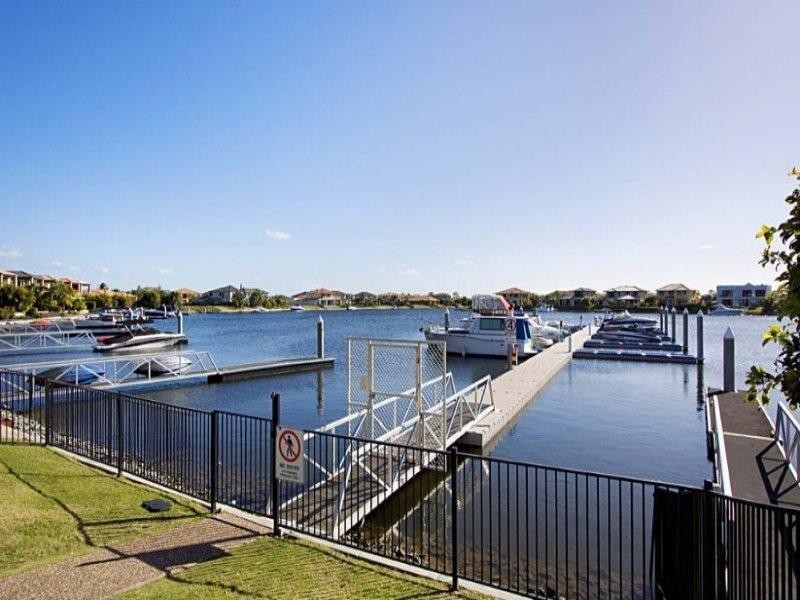 547 Oyster Cove Promenade, Hope Island QLD 4212