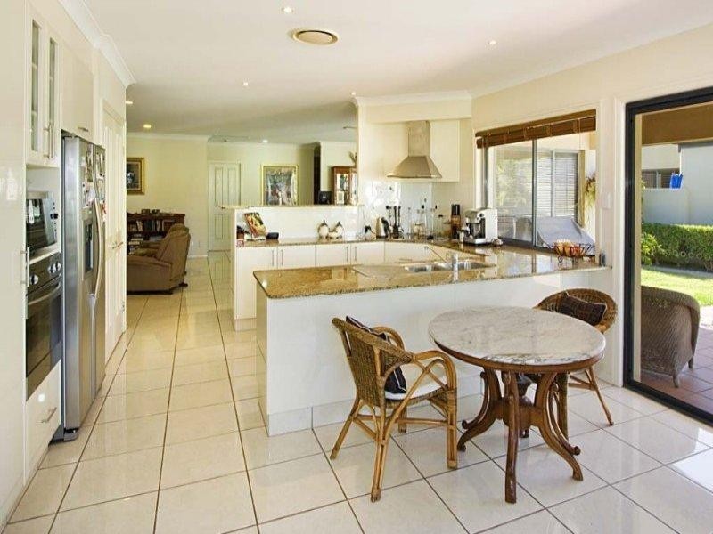 547 Oyster Cove Promenade, Hope Island QLD 4212