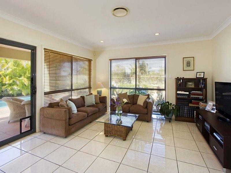 547 Oyster Cove Promenade, Hope Island QLD 4212