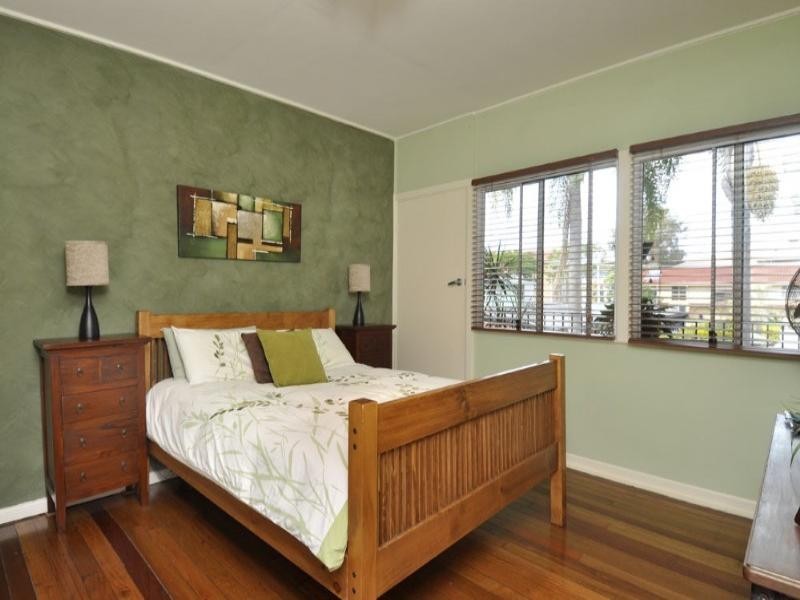 4/18 Oleander Avenue, Biggera Waters QLD 4216