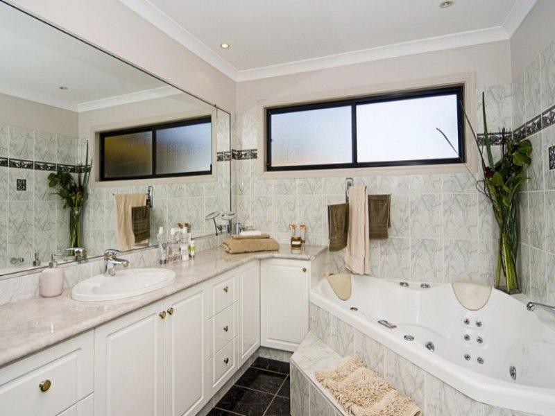 23 Hazel Court, Arundel QLD 4214