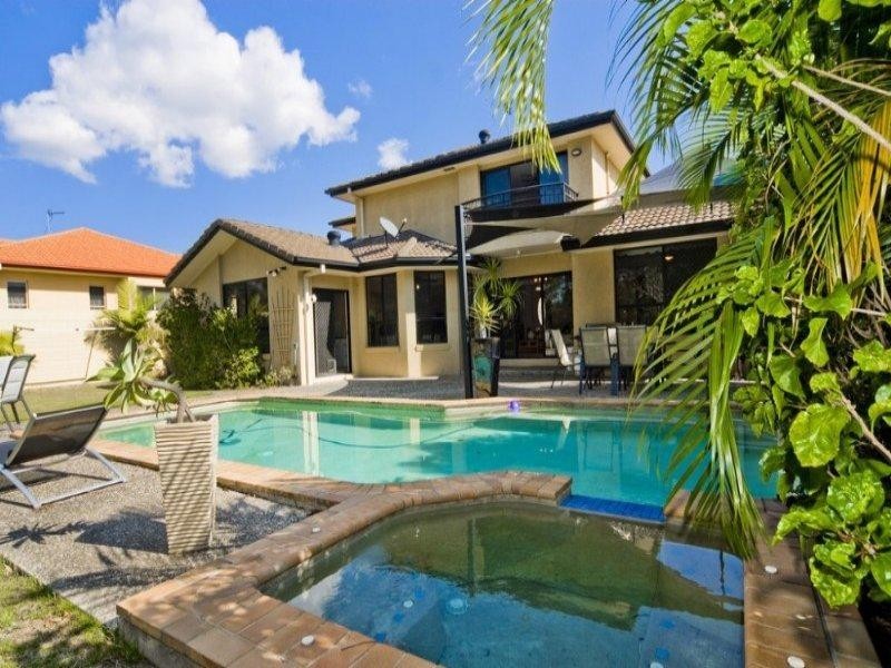 23 Hazel Court, Arundel QLD 4214