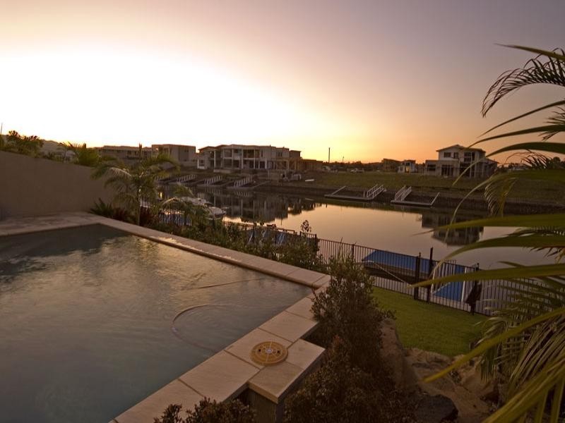 34 River Links East Boulevard, Helensvale QLD 4212