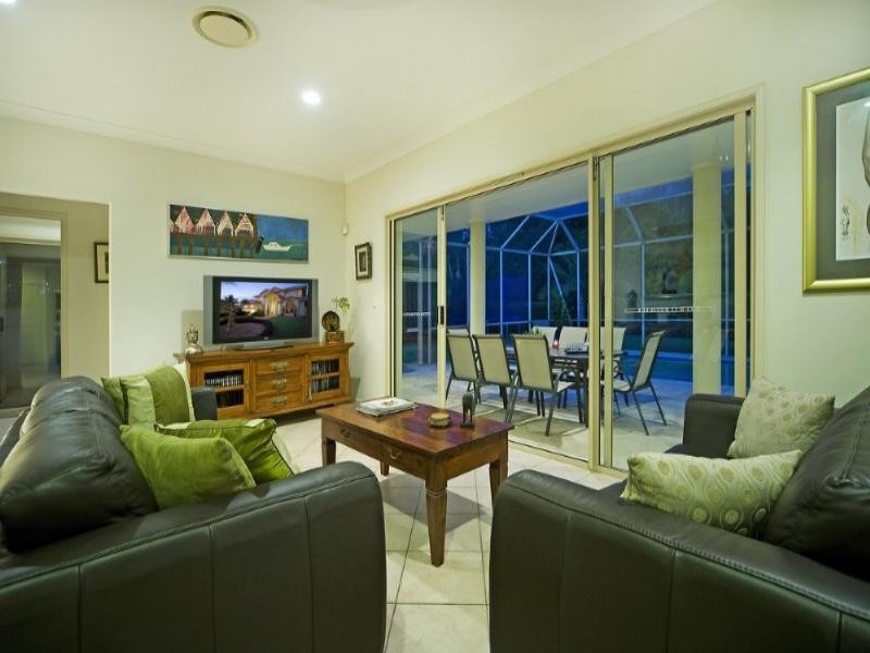 1006 Rosebank Way, Hope Island QLD 4212