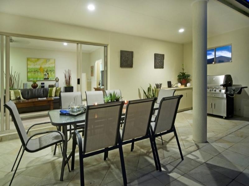 1006 Rosebank Way, Hope Island QLD 4212