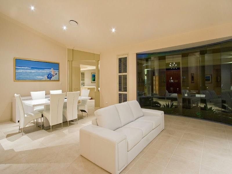 29 Windchimes Way, Hope Island QLD 4212