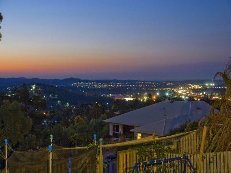 26 Hillary Circuit, Pacific Pines QLD 4211