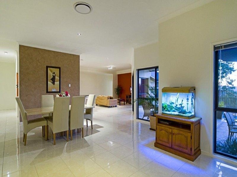 26 Hillary Circuit, Pacific Pines QLD 4211