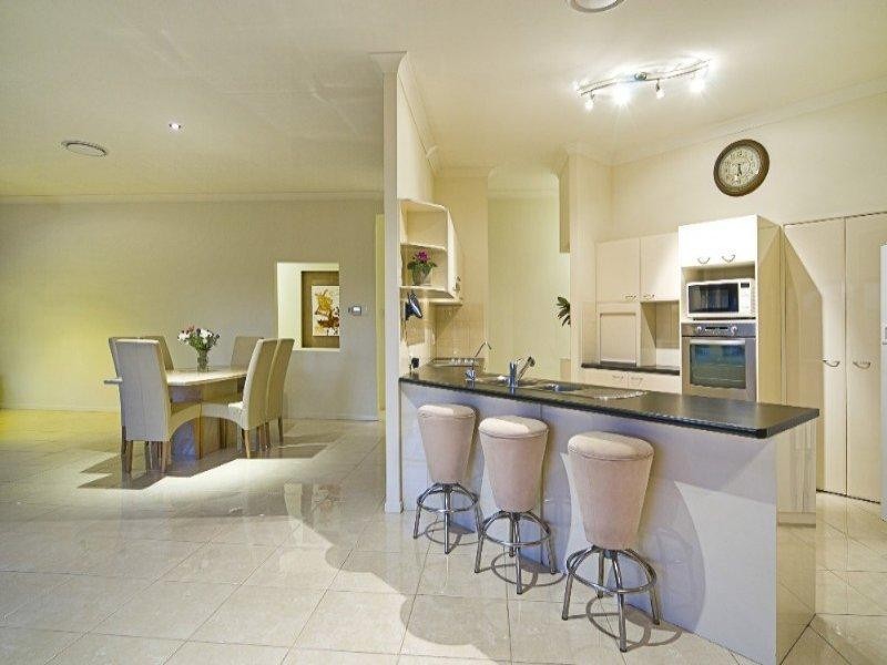 26 Hillary Circuit, Pacific Pines QLD 4211