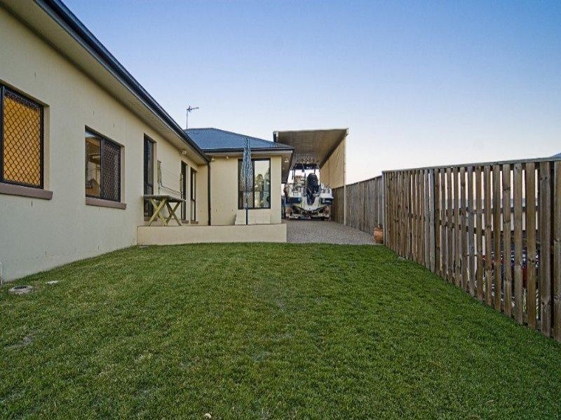 26 Hillary Circuit, Pacific Pines QLD 4211