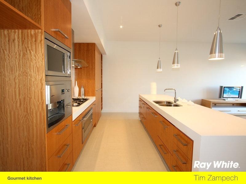 2/7 South Quay Drive, Biggera Waters QLD 4216