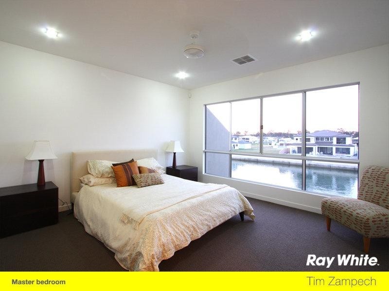 2/7 South Quay Drive, Biggera Waters QLD 4216