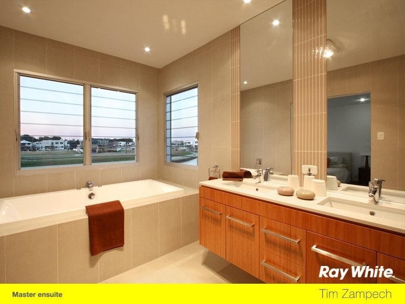 2/7 South Quay Drive, Biggera Waters QLD 4216