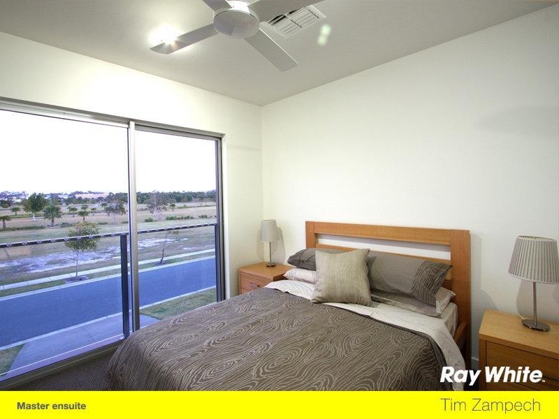 2/7 South Quay Drive, Biggera Waters QLD 4216