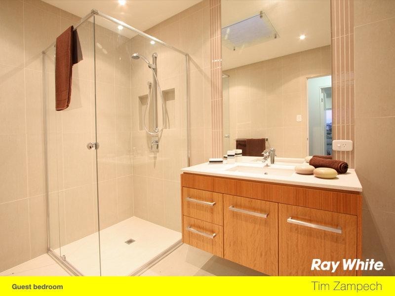 2/7 South Quay Drive, Biggera Waters QLD 4216