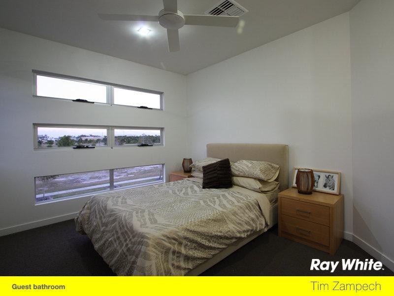 2/7 South Quay Drive, Biggera Waters QLD 4216