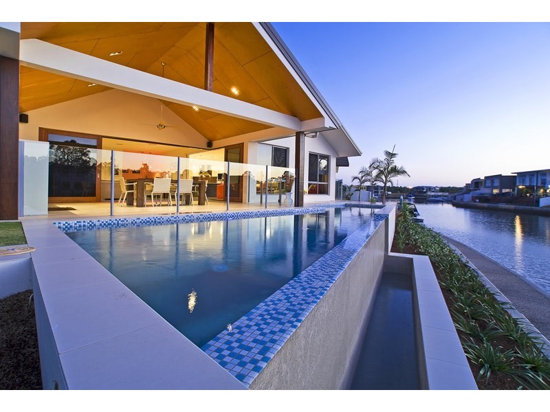 22 Middle Quay Drive, Biggera Waters QLD 4216