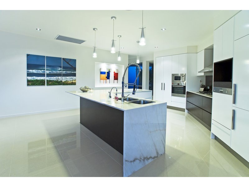 22 Middle Quay Drive, Biggera Waters QLD 4216