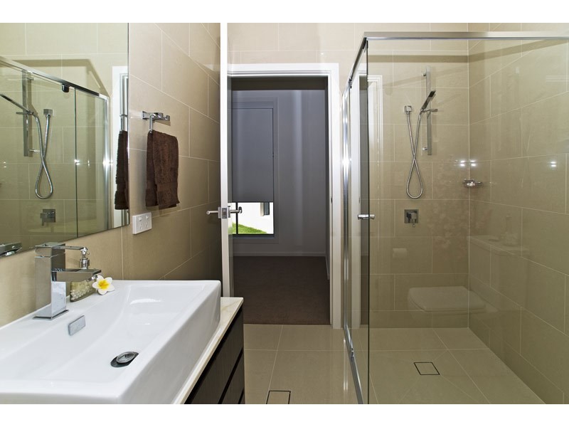 22 Middle Quay Drive, Biggera Waters QLD 4216