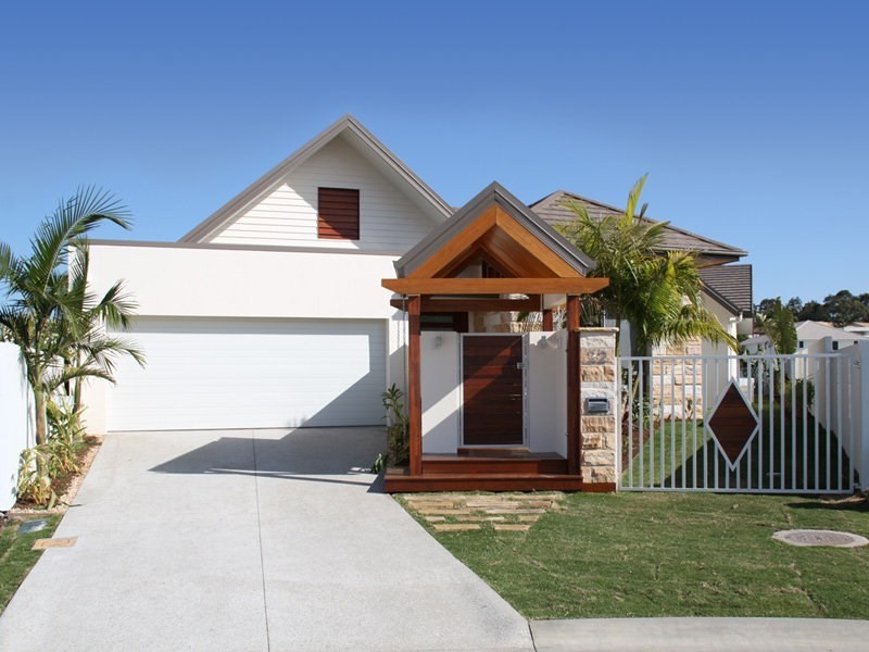 22 Middle Quay Drive, Biggera Waters QLD 4216