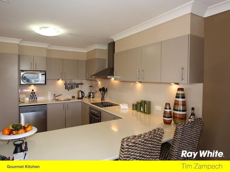 2060/6 Crestridge Crescent, Oxenford QLD 4210