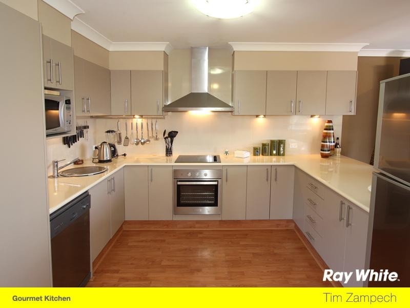 2060/6 Crestridge Crescent, Oxenford QLD 4210